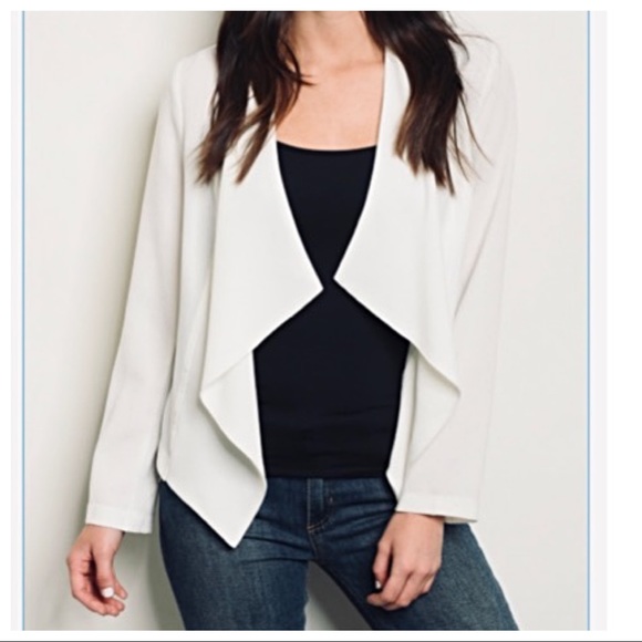 ✨LAST ONE ✨Off white draped blazer/jacket - Picture 2 of 8